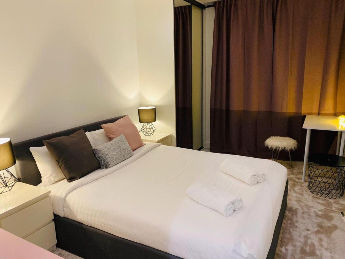 1bed Balcony Grocery Downstairs * Londra