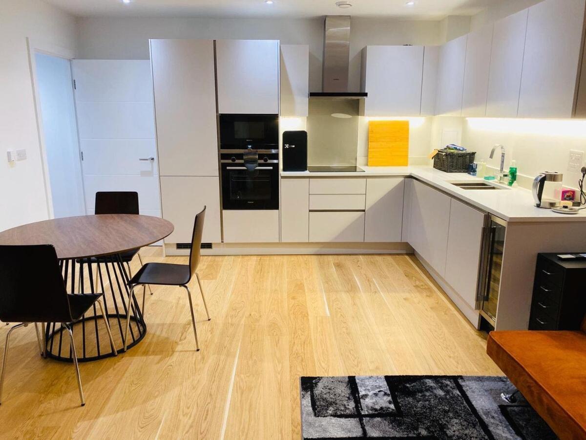 1bed Balcony Grocery Downstairs Appartamento Londra